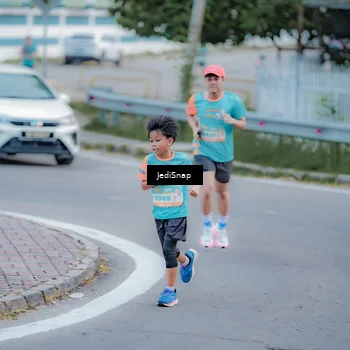 Runner Photo 8273351