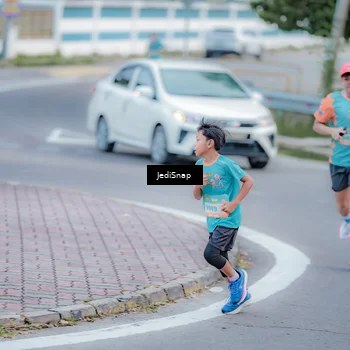 Runner Photo 8273357