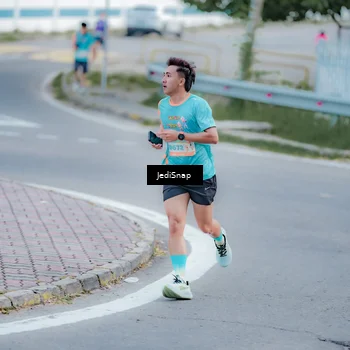 Runner Photo 8273499