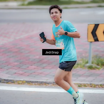 Runner Photo 8273562
