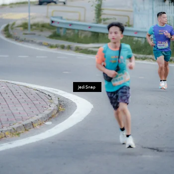 Runner Photo 8273576