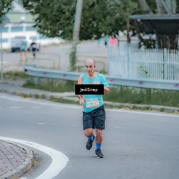 Runner Photo 8273667