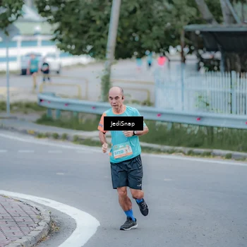 Runner Photo 8273694