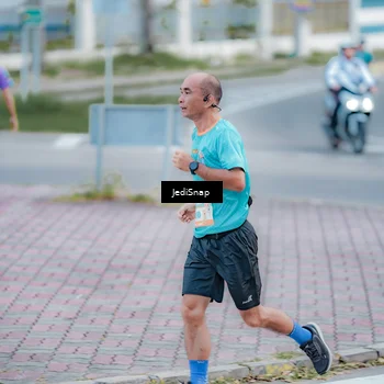 Runner Photo 8273750