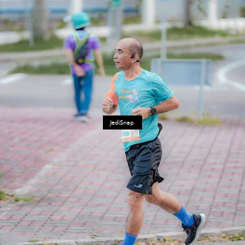 Runner Photo 8273759