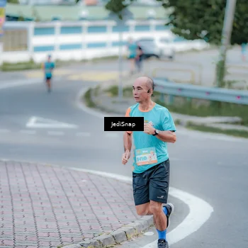 Runner Photo 8273832