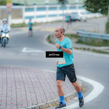 Runner Photo 8273835