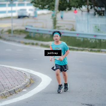 Runner Photo 8273954