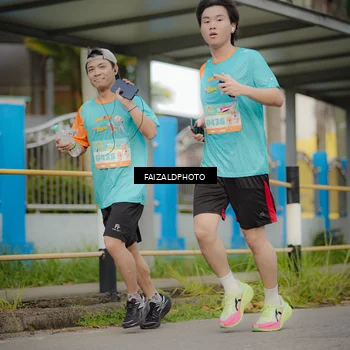 Runner Photo 8275060