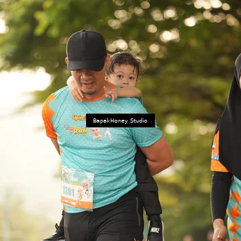 Runner Photo 8276044