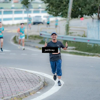 Runner Photo 8276149