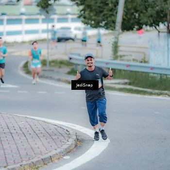 Runner Photo 8276170