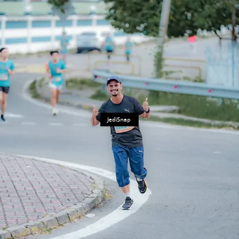 Runner Photo 8276216