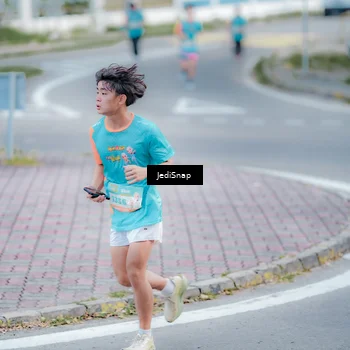 Runner Photo 8276359