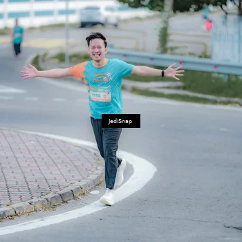Runner Photo 8276392