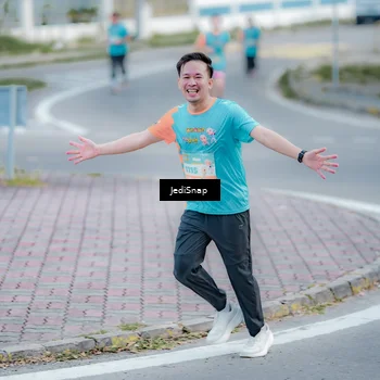 Runner Photo 8276417