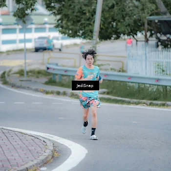Runner Photo 8276532