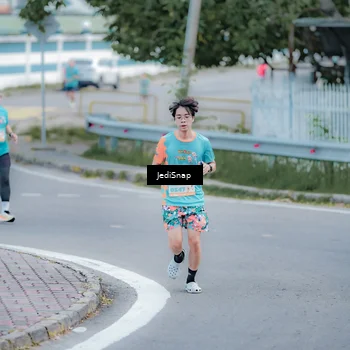 Runner Photo 8276536