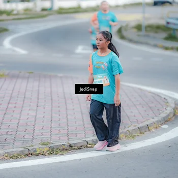 Runner Photo 8276833