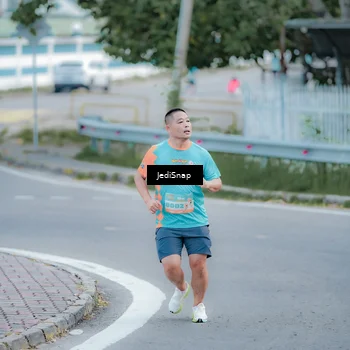 Runner Photo 8276877