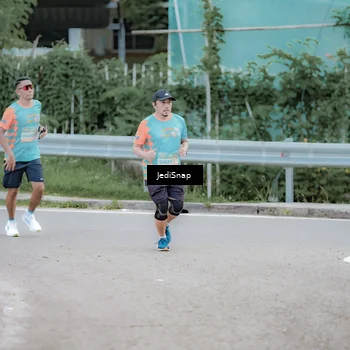 Runner Photo 8277115