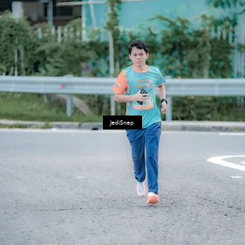 Runner Photo 8277324