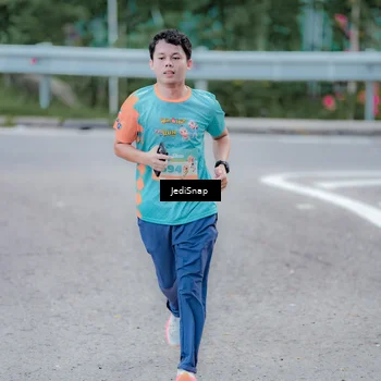 Runner Photo 8277368