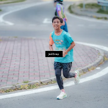 Runner Photo 8277372