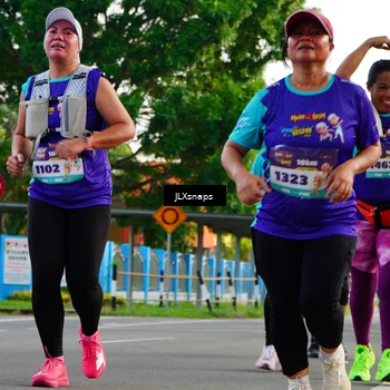 Runner Photo 8277389