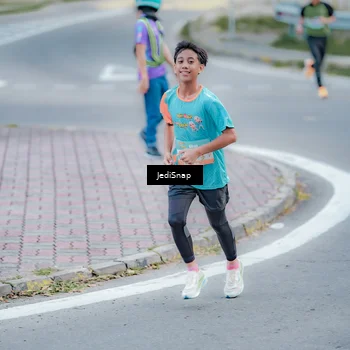 Runner Photo 8277400