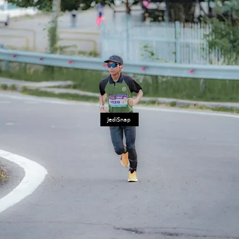 Runner Photo 8277459