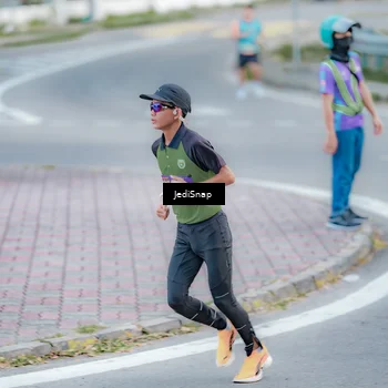 Runner Photo 8277490