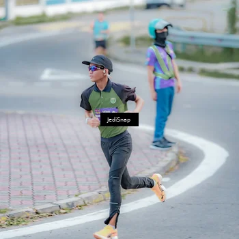 Runner Photo 8277512