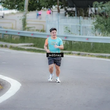 Runner Photo 8277538