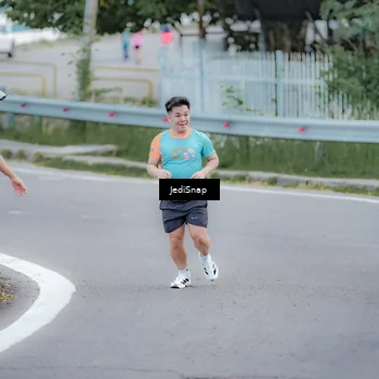 Runner Photo 8277570