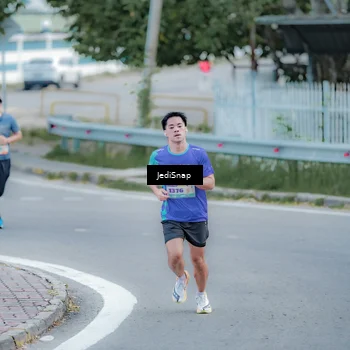 Runner Photo 8277590