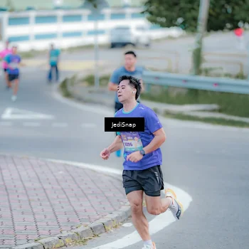 Runner Photo 8277635