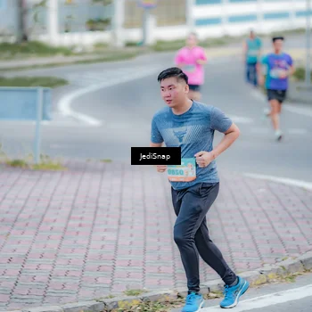 Runner Photo 8277749