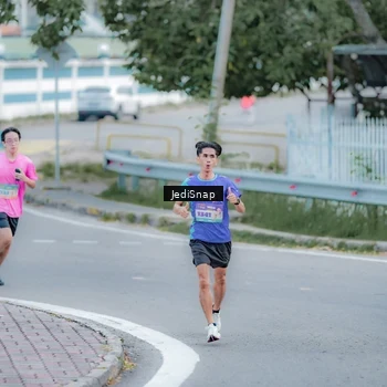 Runner Photo 8277789
