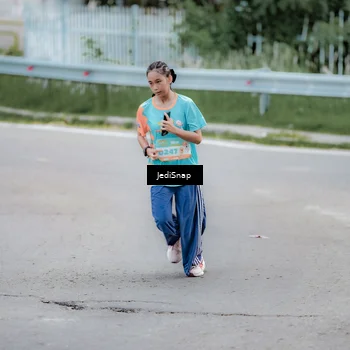 Runner Photo 8277900