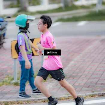 Runner Photo 8277901