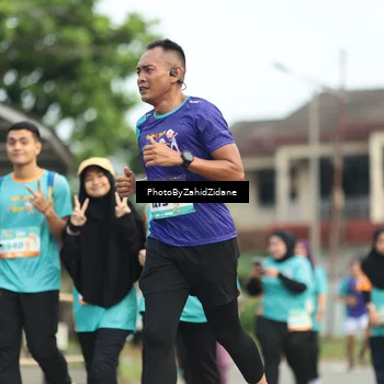Runner Photo 8278012