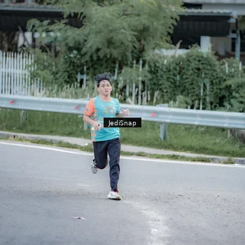 Runner Photo 8278319