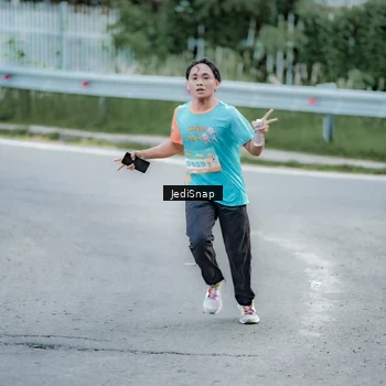 Runner Photo 8278372