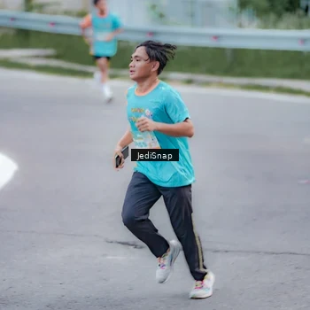 Runner Photo 8278409