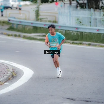 Runner Photo 8278428
