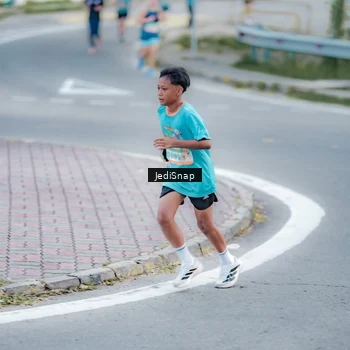 Runner Photo 8278473