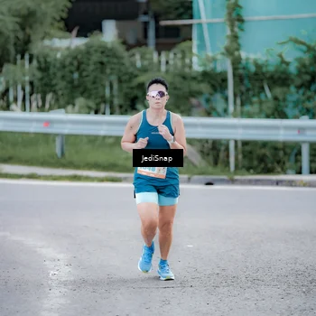Runner Photo 8278573