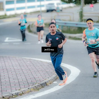 Runner Photo 8279542