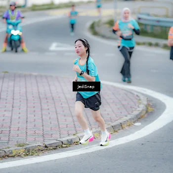 Runner Photo 8279630